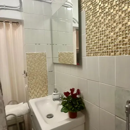 Natural Red Passion In Downtown Apartment Perugia