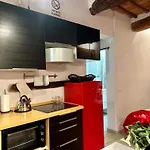 דירה Natural Red Passion In Downtown פרוג'ה