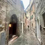 Natural Red Passion In Downtown * Perugia
