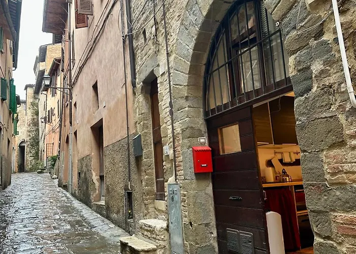 公寓 Natural Red Passion In Downtown 佩鲁贾